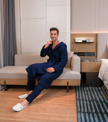 Conjunto de bata de terciopelo de fibra para hombre 