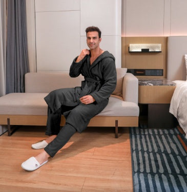 Conjunto de bata de terciopelo de fibra para hombre 