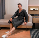 Conjunto de bata de terciopelo de fibra para hombre 