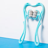 Masajeador de cuello manual multifuncional de seis ruedas con rodillos de masaje para aliviar el dolor.