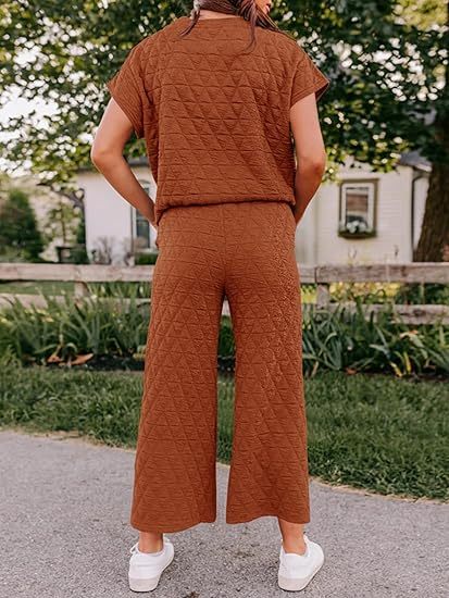 Fazortev Women's 2 Piece Outfits Quilted Lightweight Short Sleeve Tops And Cropped Pants Lounge Set